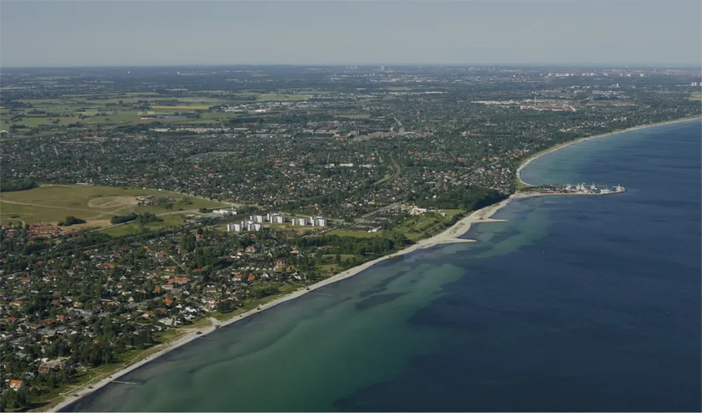 Karlslunde Strand, en populær badestrand i Karslunde med blødt sand